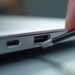 dbaj ostrożnie o port usb-c
